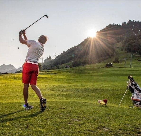 Golfen inmitten der Gipfelwelten