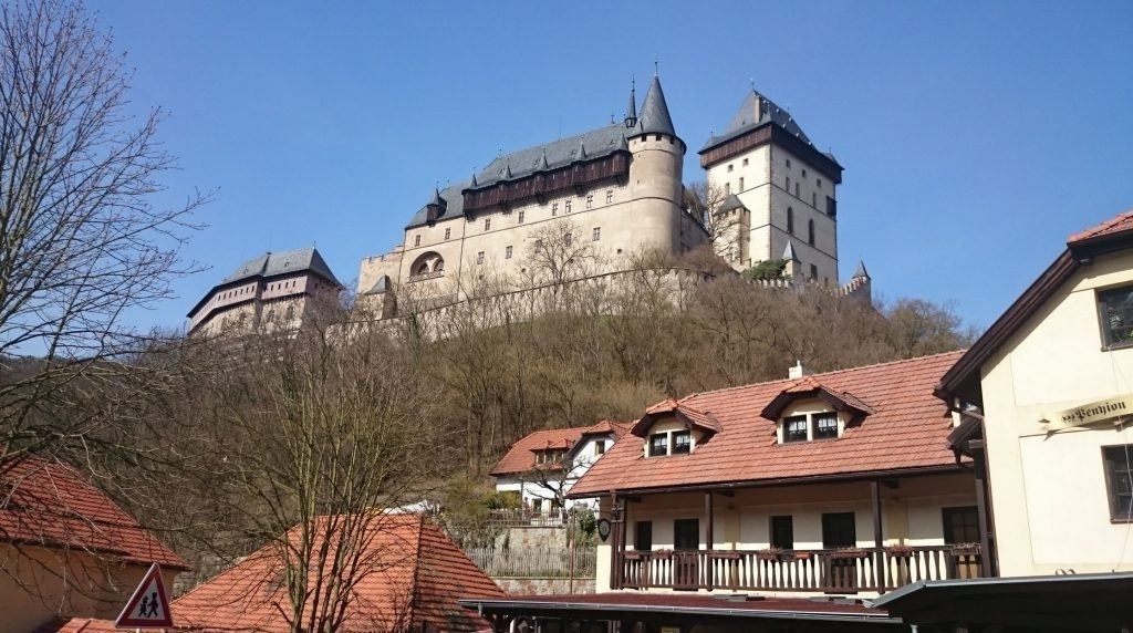 Auf zu Tschechiens meistbesuchte Burg Karlštejn
