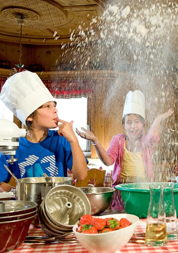 Apple strudel magic at the Kids Club