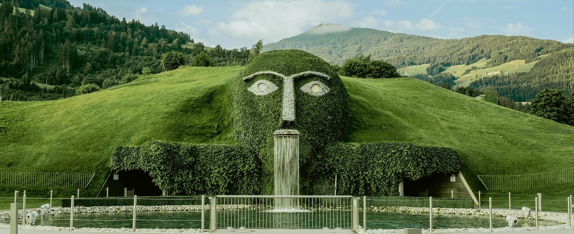 Swarovski Crystal Worlds with Circus of Asia