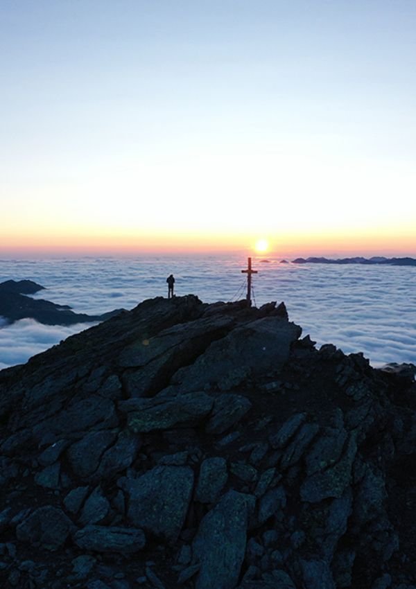 Sonnenaufgangs Tour zum Tettensjoch mit Almfrühstück auf der Höllensteinhütte mit Mario