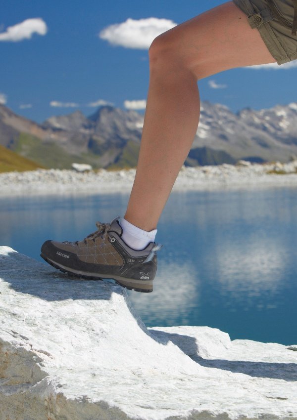 Hike past the Schleier Waterfall to the Sommerbergalm with Daniel
