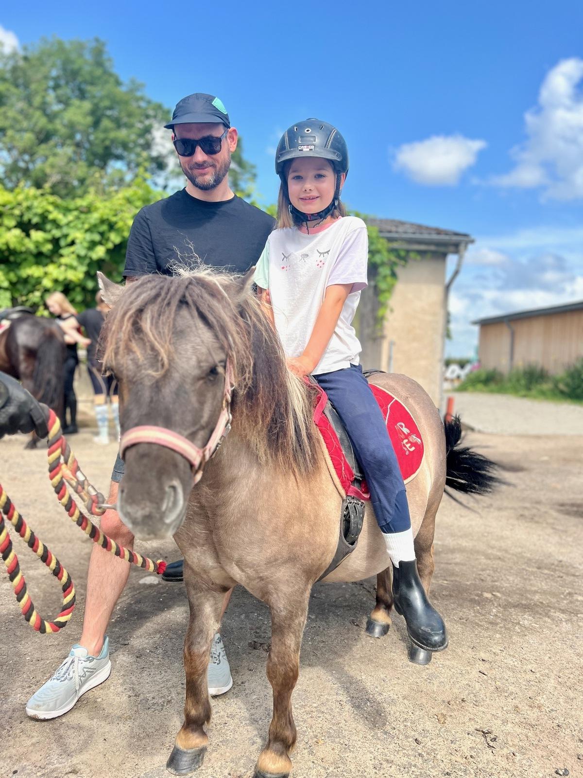 Ponyerlebnis & Pony führen